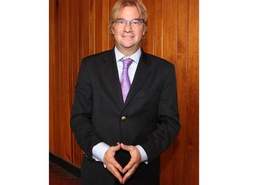 Roemer se defiende como diplomático pero su pasaporte diplomático fue cancelado en 2016