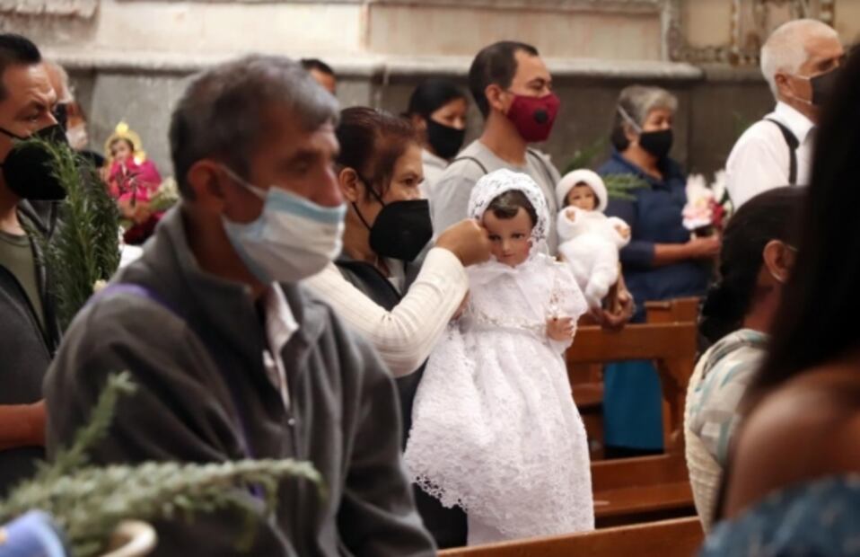 La fe en el Niño Dios, tamales en crisis y ropa de remate, entre las fotos de la semana