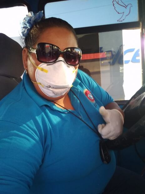 ¿Eres médico? chofer da pasaje gratis al sector salud; "los héroes usan bata", dice