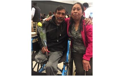 Tras 30 años se dan el "sí" en boda masiva en Hidalgo