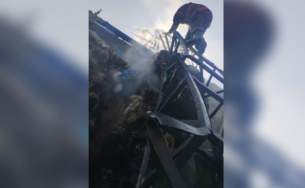 Elementos de Protección Civil de Ecatepec realizaron el procedimiento en el inmueble con razón social “Los Tres Continentes”. (Foto: especial)