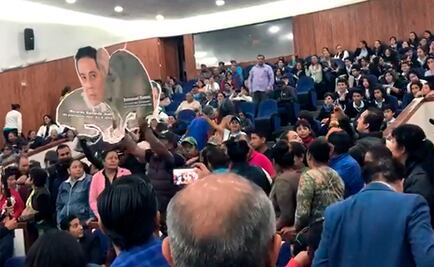 Manifestaciones violentas “revientan” sesión de Pleno en Congreso de SLP