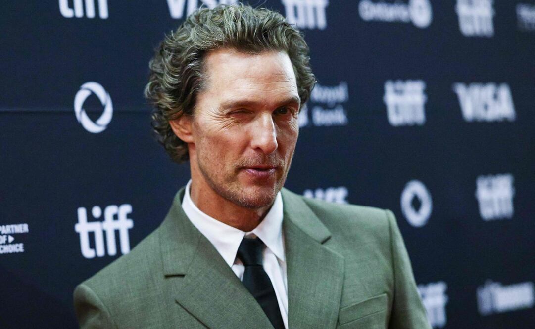 El actor estadounidense Matthew McConaughey llega a la alfombra roja antes de la presentación especial de "The Lost Bus" en el Festival Internacional de Cine de Toronto (TIFF), en Toronto, Ontario, Canadá, el 5 de septiembre de 2025.
Foto: Cole BURSTON / AFP.