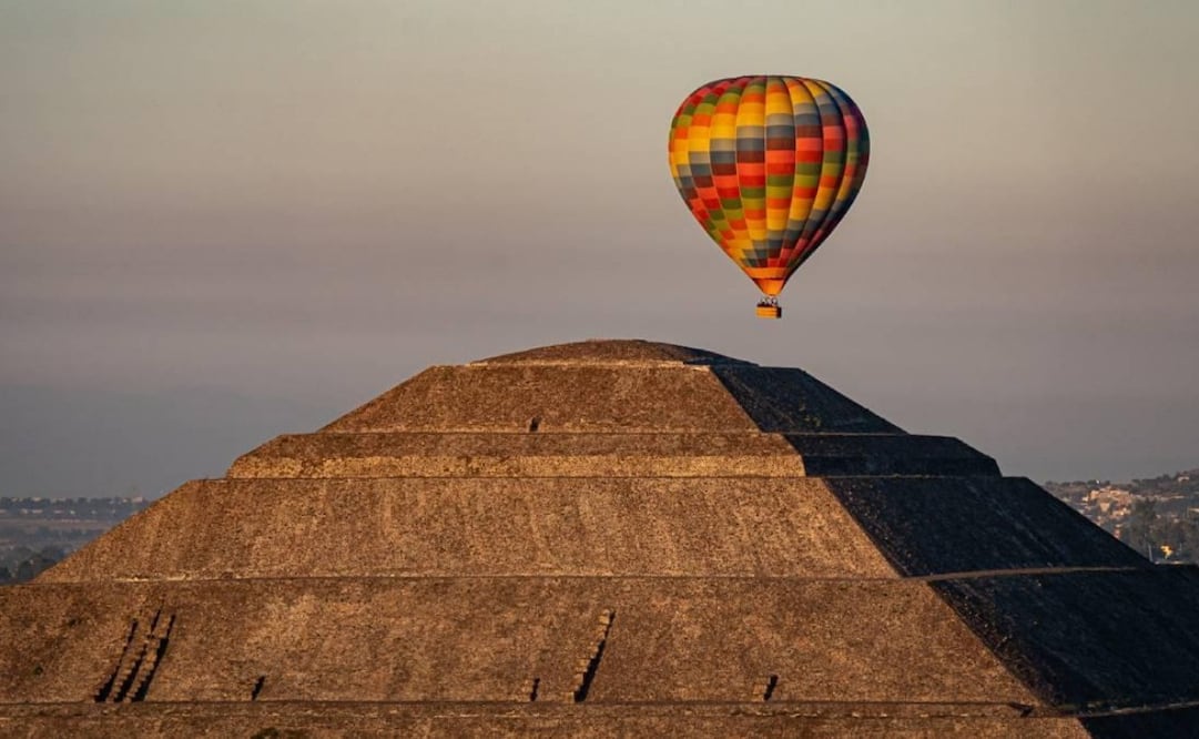 Autoridades realizaron inspecciones a empresas de vuelos en globo en Teotihuacán, donde tres establecimientos fueron suspendidos. Foto: @UnoNoticias.