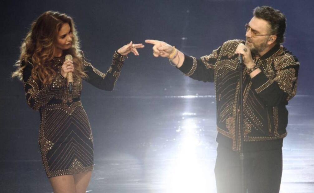 Lucero hace "reproche" a Mijares en pleno concierto: "¿No quedamos que esa canción no?"