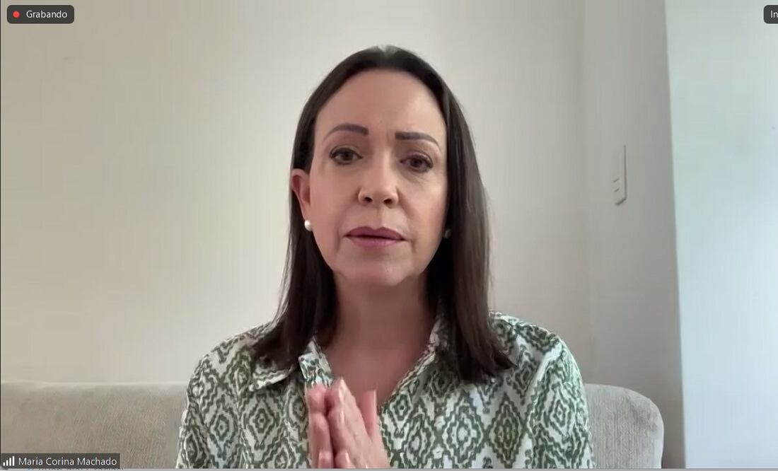 La líder de la oposición venezolana, María Corina Machado, en videoconferencia con medios mexicanos. FOTO: CAPTURA