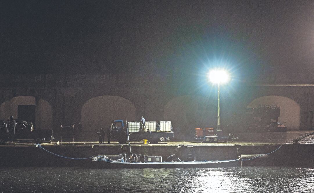 Un submarino semisumergible interceptado que transportaba 6.5 toneladas de cocaína con destino a la península ibérica, en el puerto de Ponta Delgada, isla de São Miguel, en las Azores (Portugal). Foto: de RUI SOARES. AFP