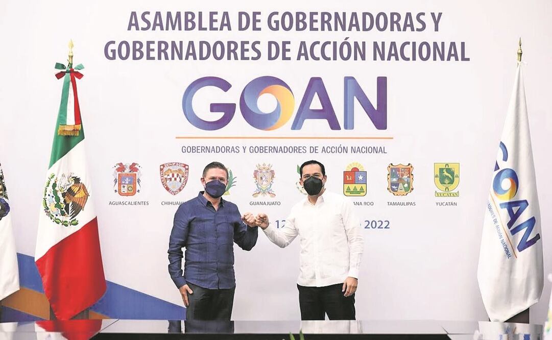 El gobernador de Yucatán, Mauricio Vila Dosal, en su nombramiento como dirigente de la Goan; lo acompaña su homólogo de Durango. Foto: Especial.