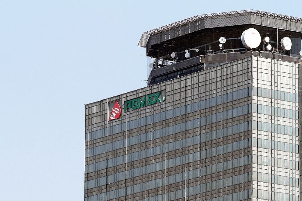 Reba sado. En Pemex laboran 80% de los funcionarios que tienen ingresos superiores al tope salarial. (ARCHIVO EL UNIVERSAL)