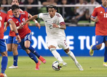 ¿Quién es Julián Araujo, el mexicano que jugará en el Barcelona?