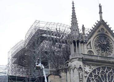 ¿Un atentado? ¿Una distracción? Esto se dice sobre el incendio en Notre Dame
