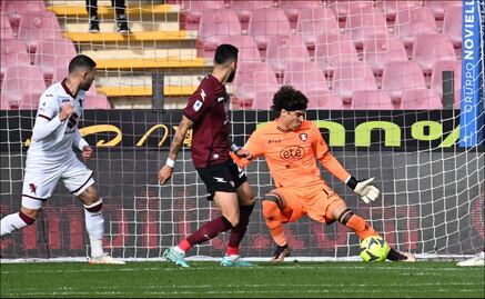 Guillermo Ochoa vuelve a ser la figura con la Salernitana; empataron con Torino