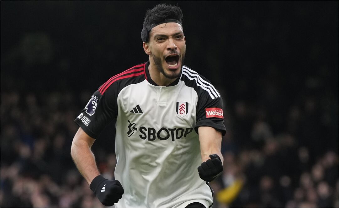 Raúl Jiménez celebra un gol con el Fulham. FOTO: AP