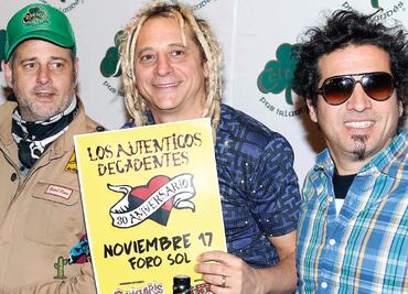 A Los Auténticos Decadentes le enorgullece su herencia rockera