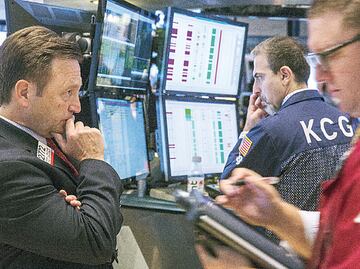 Nasdaq cae 4% ante el temor de posible recesión en EU; es la peor jornada del índice desde 2022