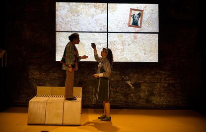 "Las partículas de Dios", una comedia negra sobre la doble moral, el abuso y la violencia