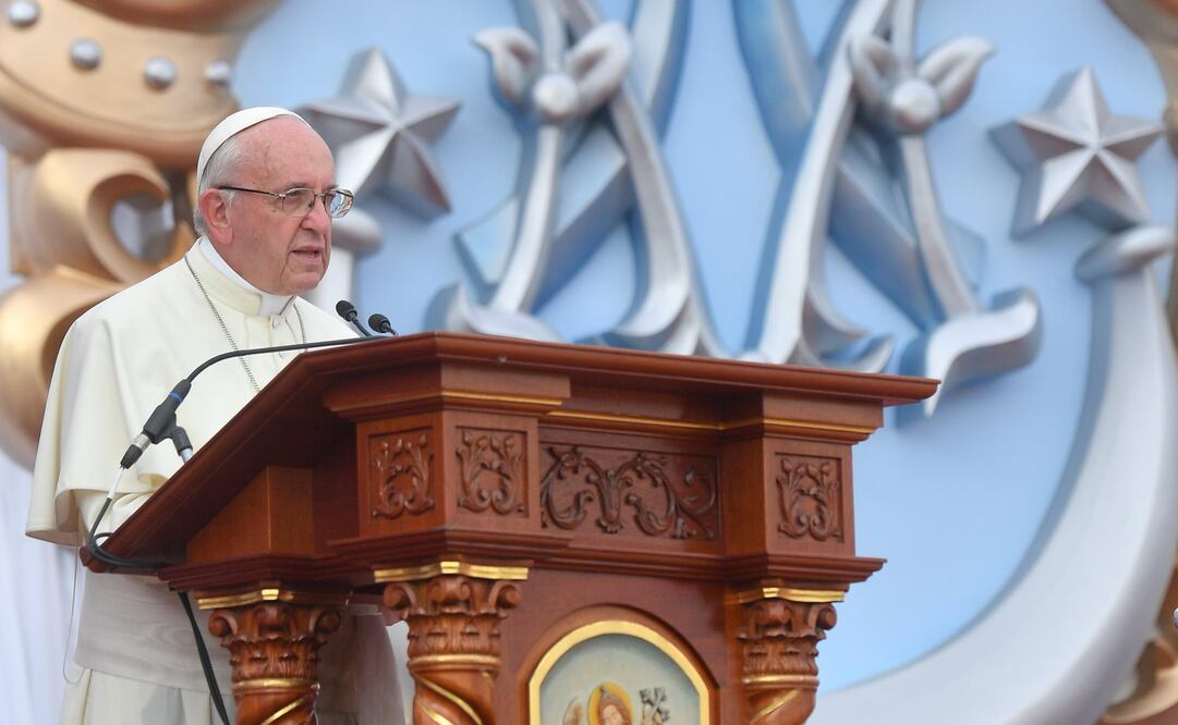 El papa Francisco dirige la celebración de la Virgen de la Puerta en la Plaza de Armas de Trujillo. (FOTO: EFE)