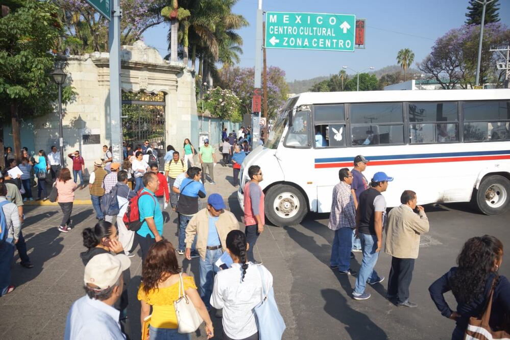 A los maestros se unieron diversas organizaciones sociales y campesinas que marcharon por la conmemoración del 99 aniversario luctuoso de Emiliano Zapata. (Foto: Edwin Hernández / EL UNIVERSAL)