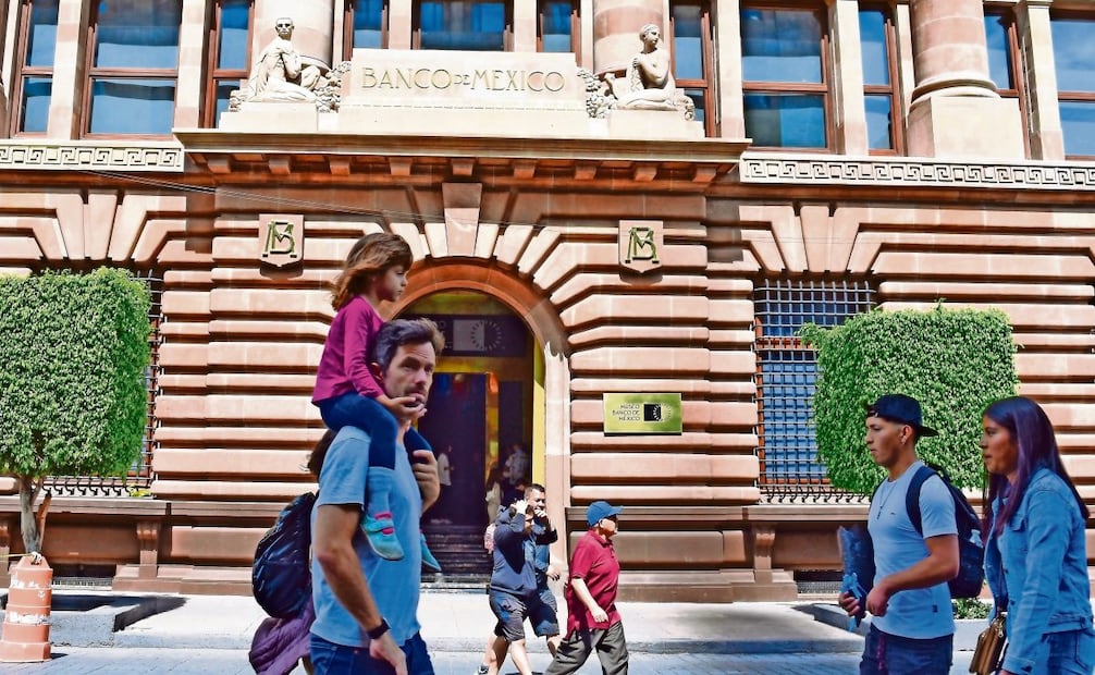 En su Informe Trimestral de Expectativas, Banxico anticipa que el crecimiento del PIB se ubique en 1.1%, tasa menor a la estimación puntual de 1.6% publicada en el reporte previo. Foto: Archivo | El Universal
