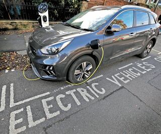 En EU ofrecen a fábricas 15 mil 500 mdd para adaptarse a vehículos eléctricos