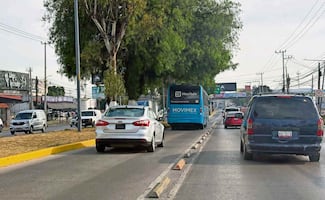 Pegan micas en placas para evitar fotomultas en el Edomex