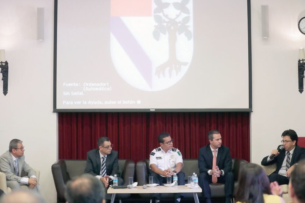 Expertos participan en la mesa de análisis Ciber ataques: la nueva amenaza global en la Universidad Panamericana (IVÁN STEPHENS. EL UNIVERSAL)