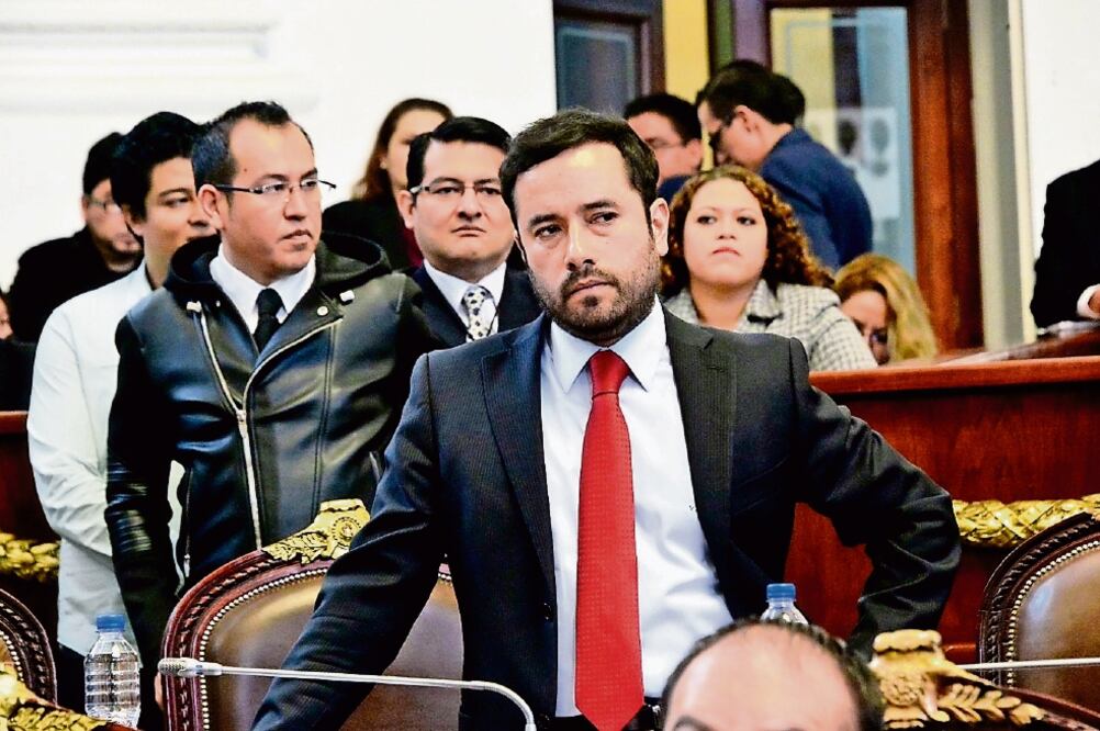 Víctor Hugo Romo recordó que el PRD ya determinó se lleven a cabo alianzas (ESPECIAL)