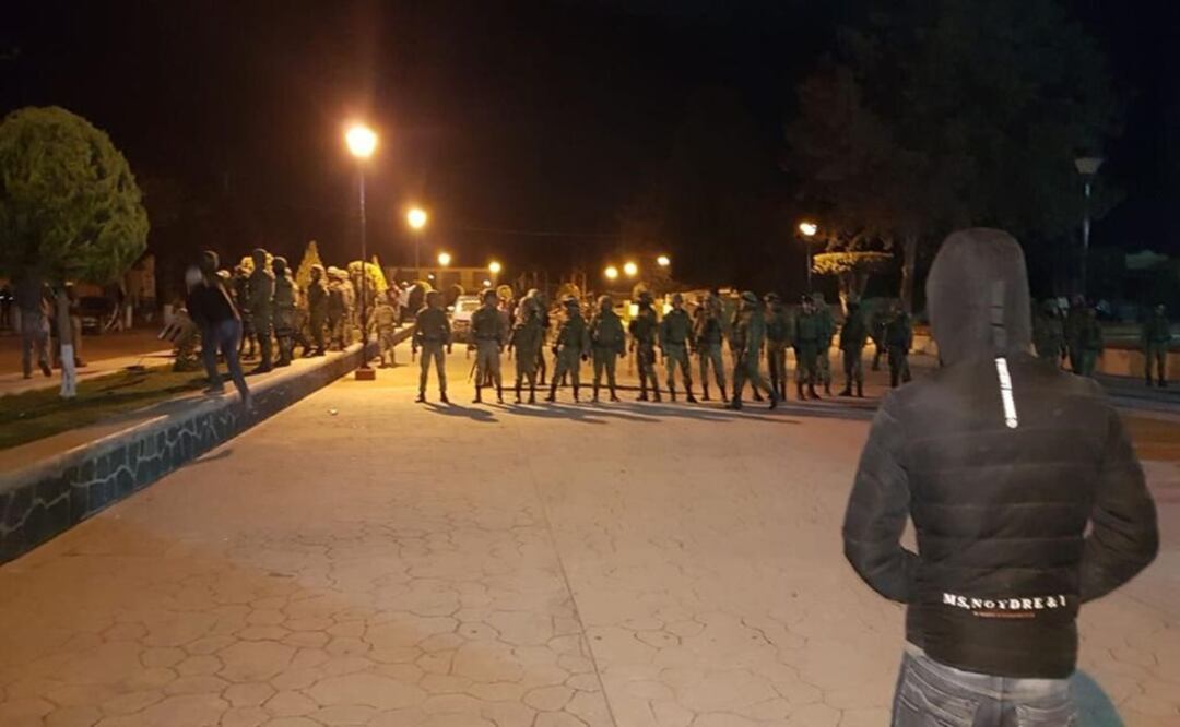 Al menos ocho militares fueron retenidos durante varias horas por pobladores de la comunidad de Ulapa. Foto: Especial