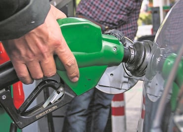 Evitar gasolinazos le saldrá caro al país: especialistas