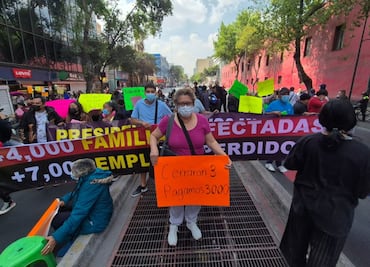 "¡Queremos trabajar!", locatarios de Plaza Izazaga 89 realizan protesta; reclaman que dueños del inmueble no les permiten el acceso
