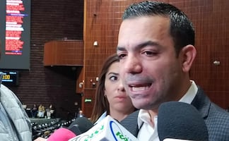 Plan B de Sheinbaum aumenta gasto en regidores en más de mil municipios, diputado del PAN; cuestiona redacción de iniciativa