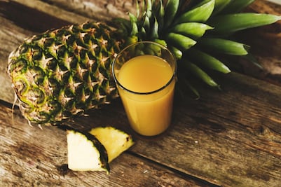 Qué le pasa al cuerpo si tomas jugo de piña en ayunas
