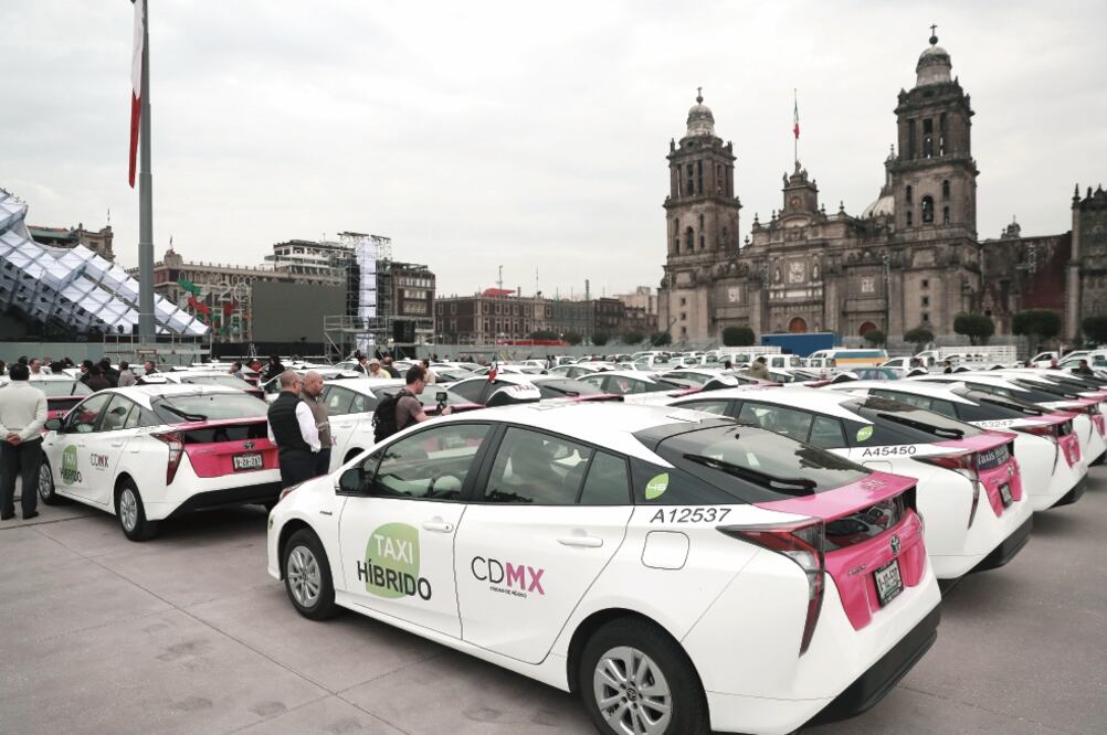 El compromiso del Gobierno capitalino es que a finales de este año sean 600 vehículos híbridos en la Ciudad los que brinden servicio de taxi (ALEJANDRA LEYVA. EL UNIVERSAL)