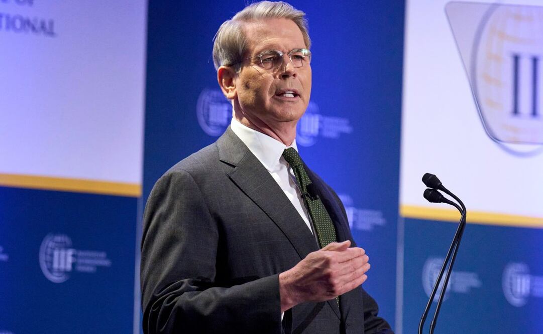 El secretario del Tesoro, Scott Bessent, habla el miércoles 23 de abril de 2025 en el Foro de Perspectivas Globales del Instituto de Finanzas Internacionales en el Hotel Willard de Washington. Foto: AP