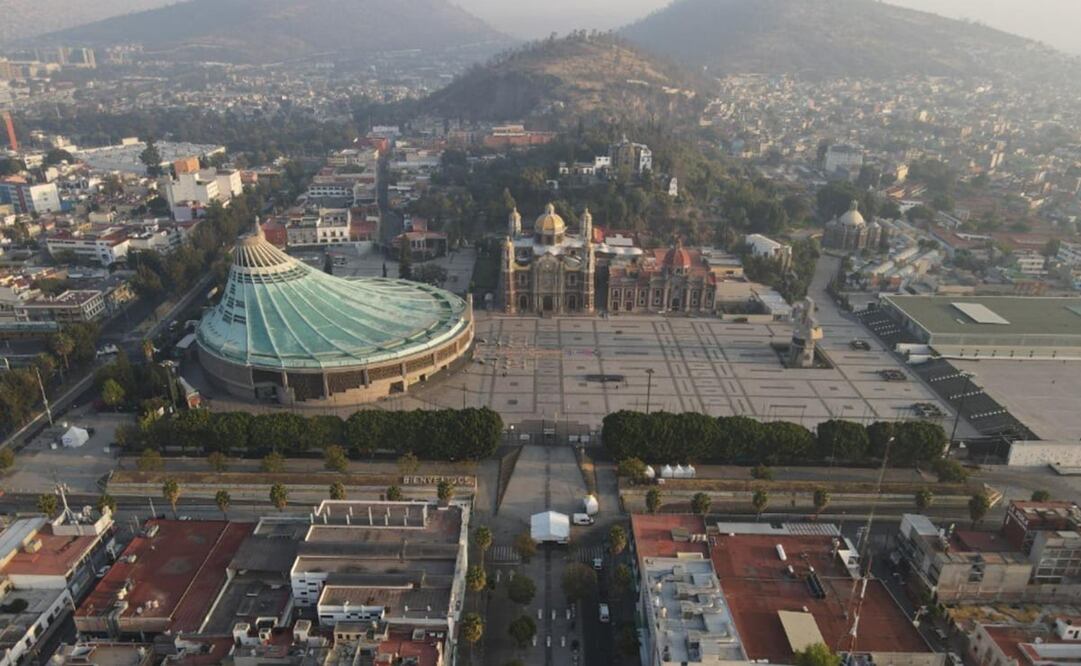 El Presidente mostró un par de imágenes de La Villa vacía. Foto: Twitter @lopezobrador_