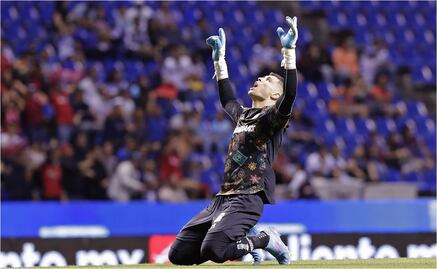 El portero Tiago Volpi hace gol ante el Puebla