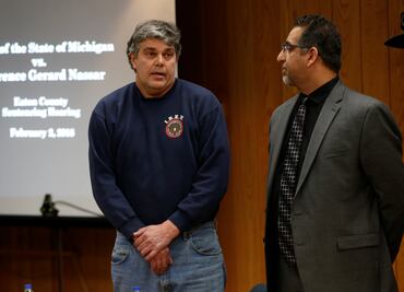 Padre de víctimas de abuso explica lo que pensó al atacar al ex médico Nassar