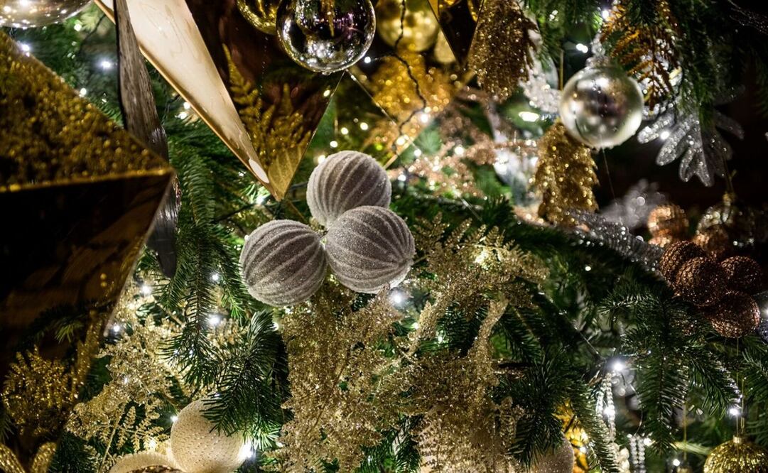 En México puedes encontrar árboles de Navidad artificiales y adornos en tiendas departamentales desde octubre - Foto: Foto de archivo