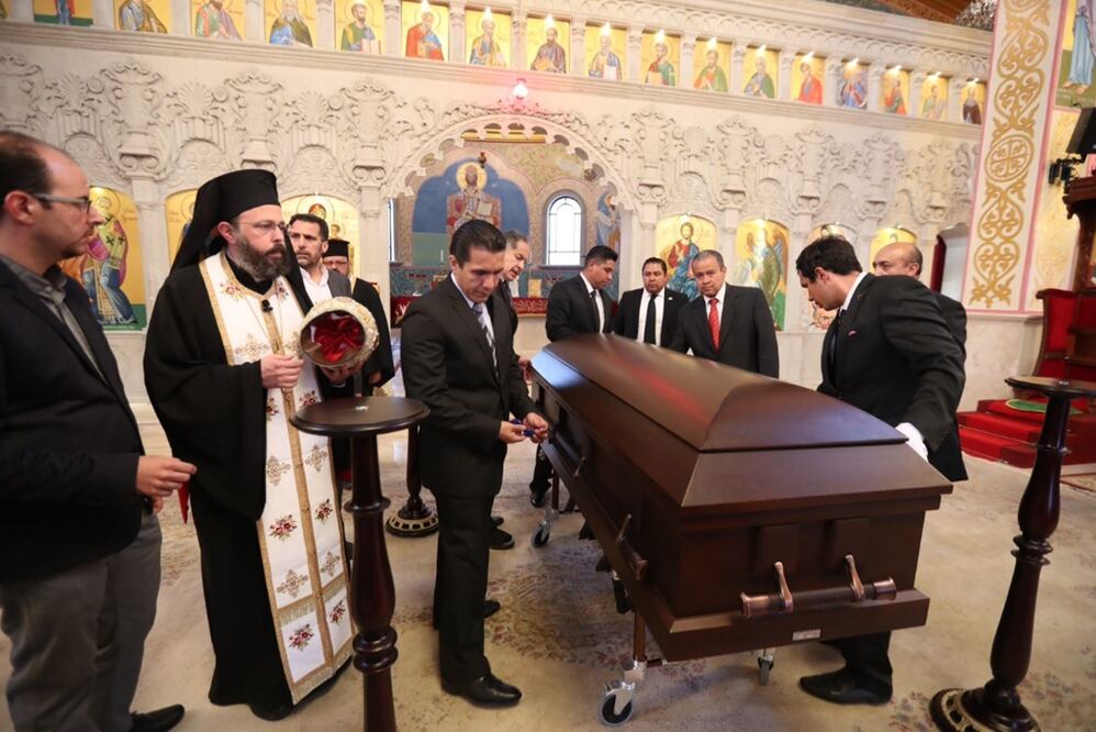 El cuerpo del arzobispo Antonio Chedraoui llegó a la catedral de San Pedro y San Pablo, en Huixquilucan, Estado de México, a las 17:10 horas, aproximadamente. 