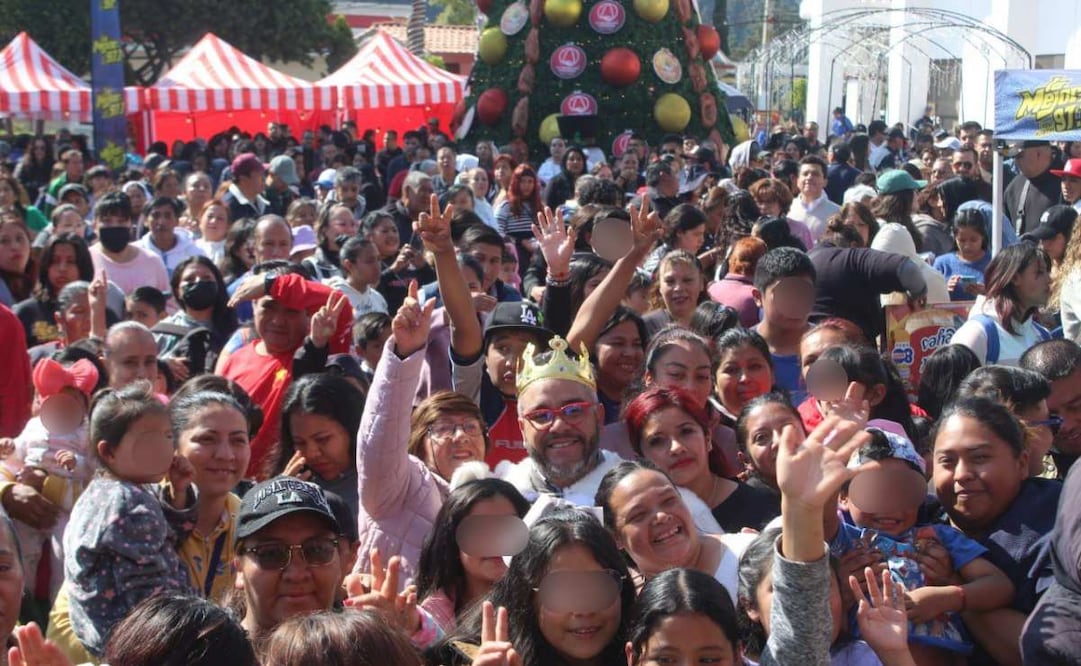 Alcalde de Magdalena Contreras encabeza partida de Rosca de Reyes; invita a niños y niñas a entrega de juguetes. 
Foto: Especial.
