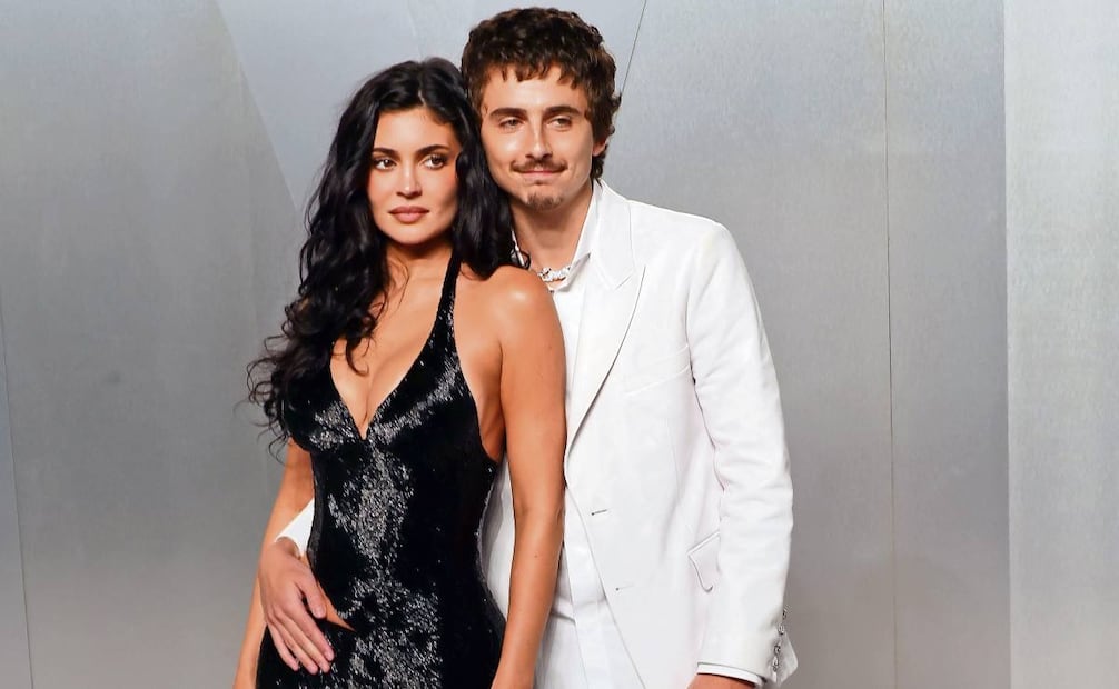 Kylie Jenner y Timothée Chalamet, quien aspiraba al Oscar, acudieron juntos a la fiesta de Vanity Fair. Foto: EFE