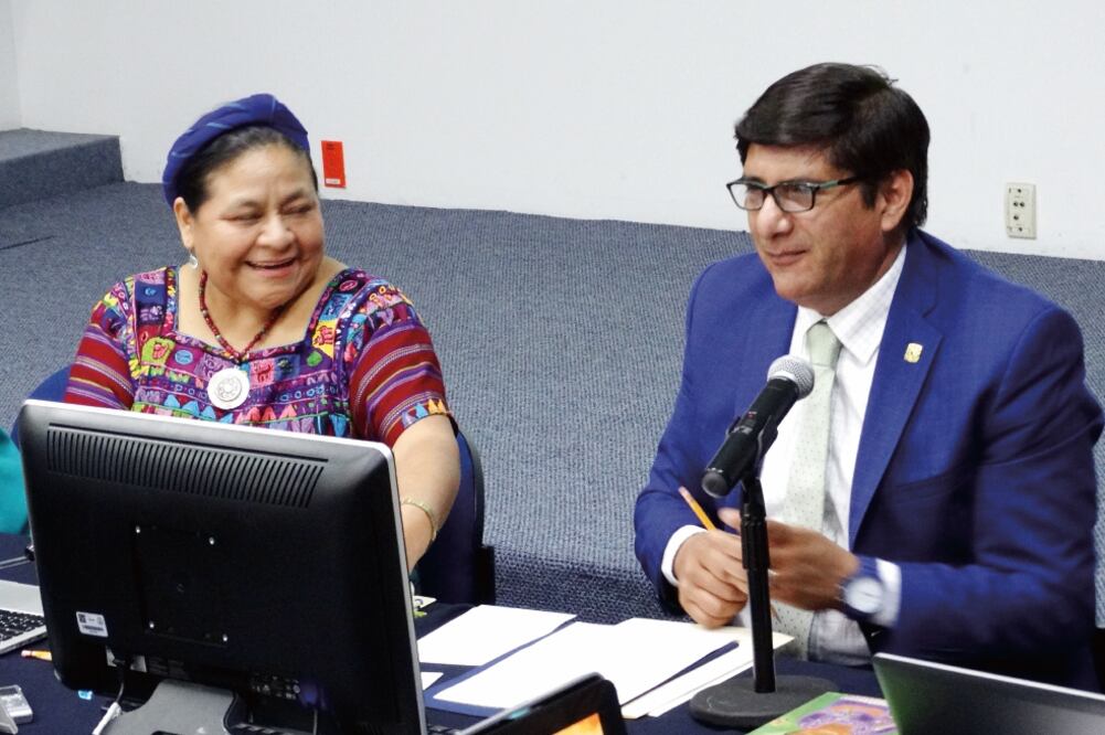 Rigoberta Menchú dice que Héctor Hiram Hernández Bringas es un gran promotor de iniciativas académicas multidisciplinarias (ESPECIAL)