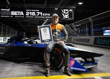 Auto de la Fórmula E logra Récord Guinness por alcanzar una máxima velocidad en interior