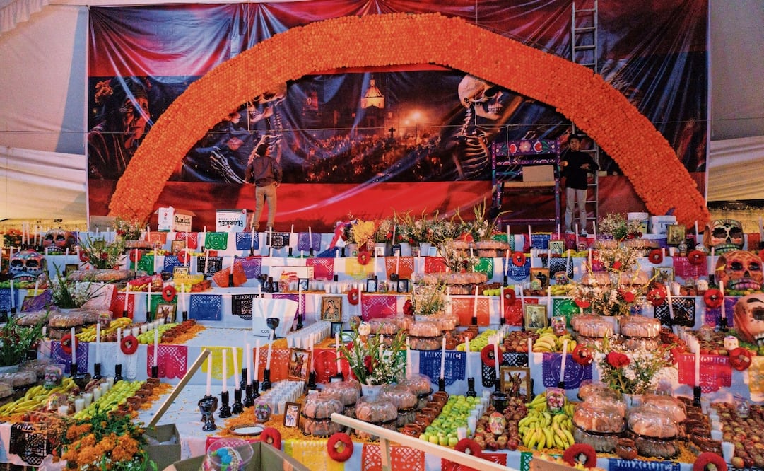 La ofrenda recuerda a la gente que en Mixquic se conservan las tradiciones, dicen habitantes. Foto: Yaretzy M. Osnaya / EL UNIVERSAL