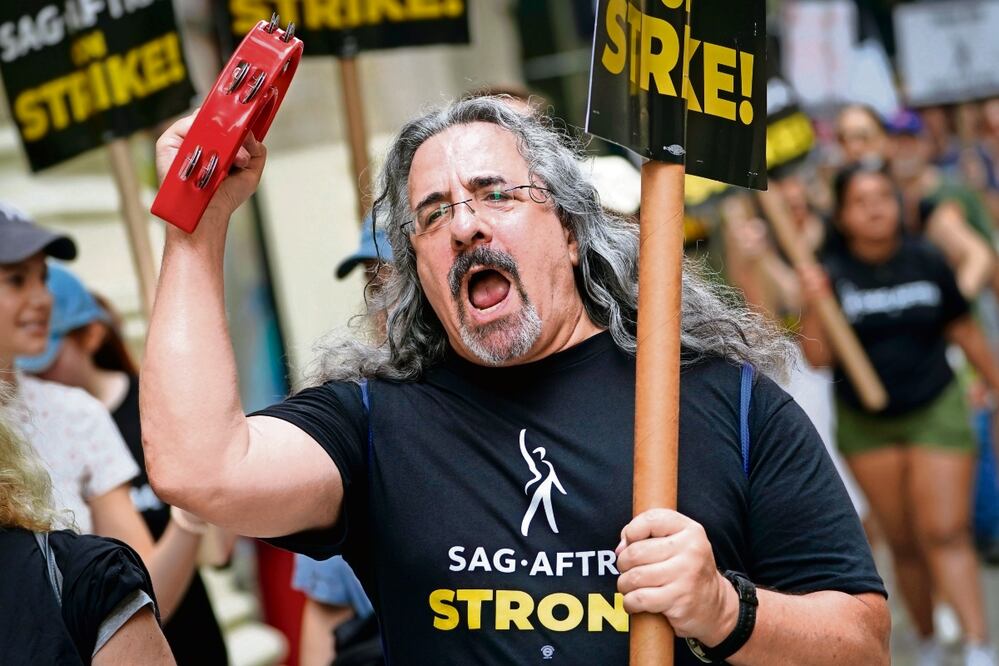 Actores protestan en rechazo al uso de la IA. Foto: AP