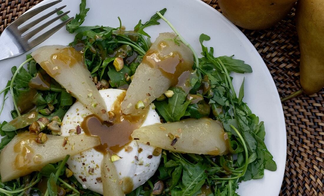 Ensalada de burrata con peras. Foto: Cortesía
