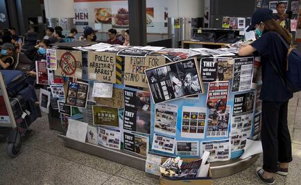 Aeropuerto de Hong Kong reanuda operaciones tras retiro de manifestantes