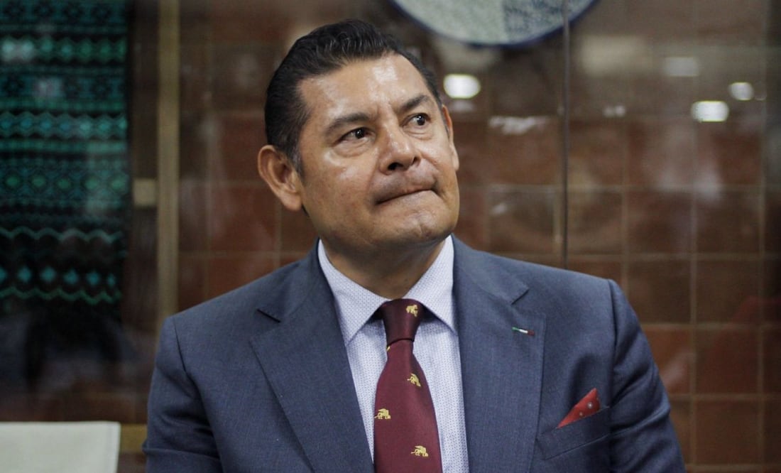 El gobernador de Puebla, Alejandro Armenta, durante la Presentación de Obra Pública Estatal y Donación de Insumos de Pemex este miércoles 20 de agosto de 2025. Foto: Fernanda Zamora/ EL UNIVERSAL