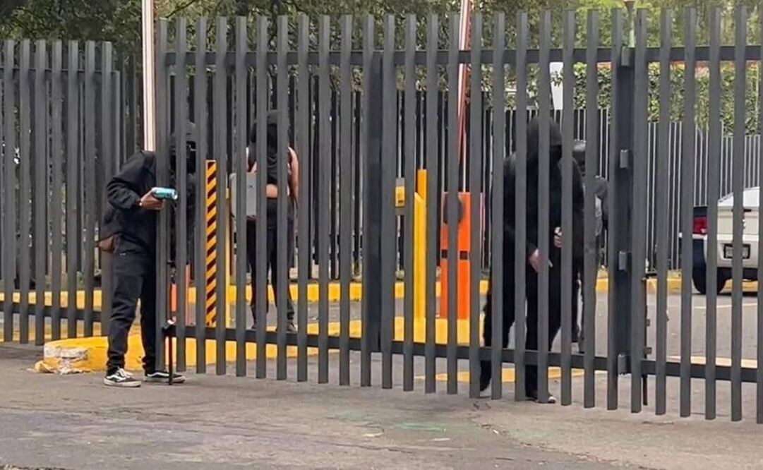 UNAM denuncia que embozados retuvieron a personal administrativo en dirección de CCH
