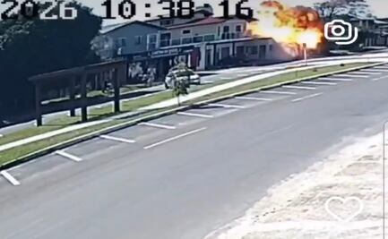 VIDEO: Un avión se estrella contra un restaurante en Brasil; hay 4 muertos